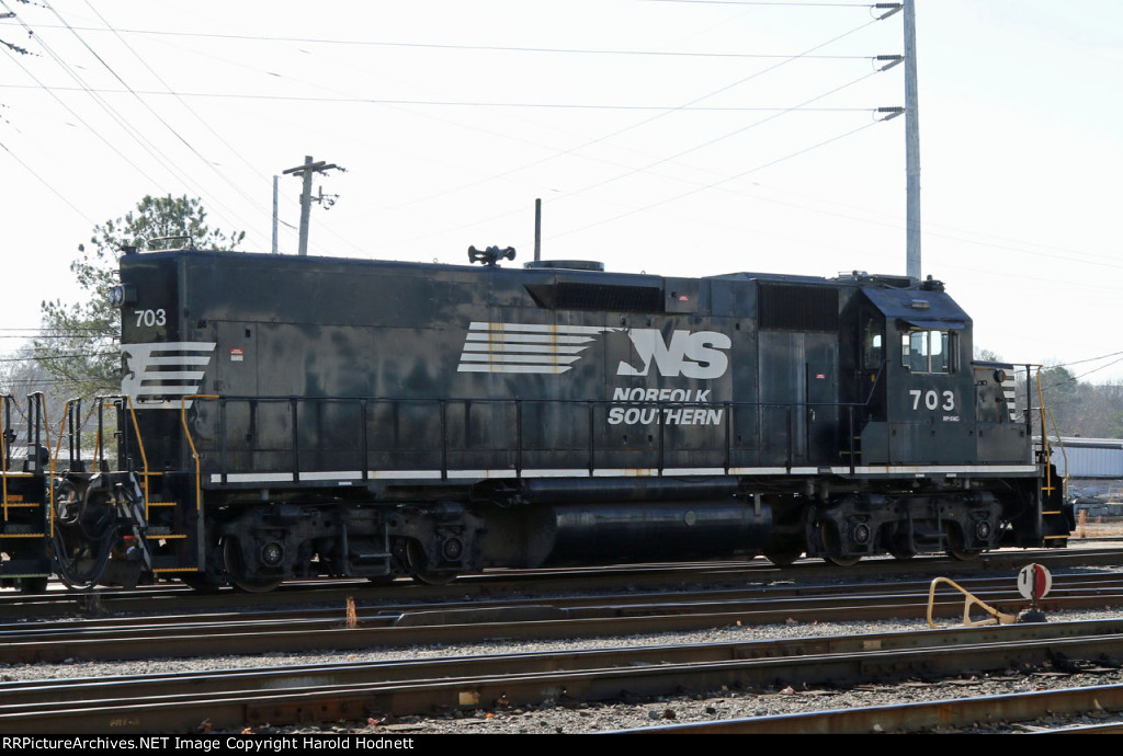 NS 703